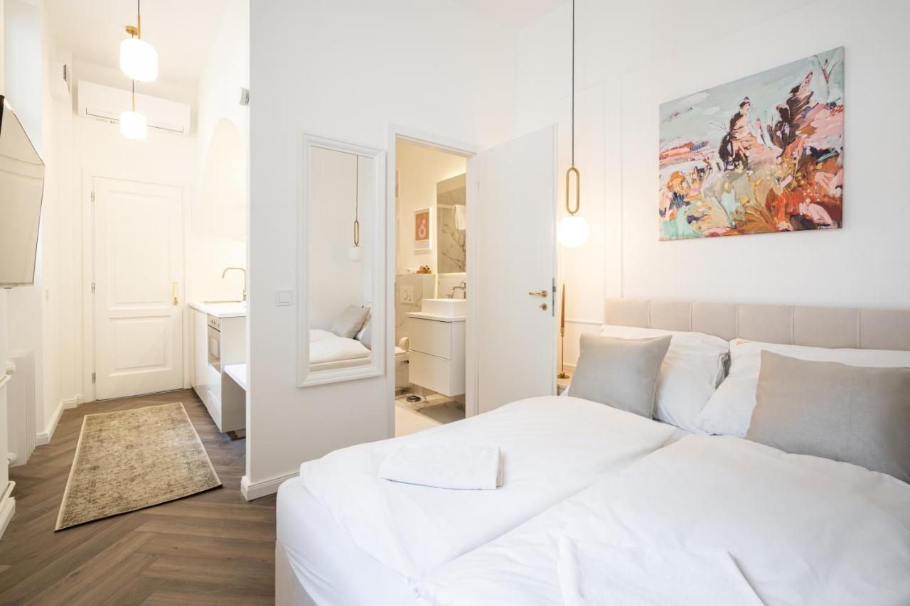 E13 - Grand Boulevard Heritage Suite - Best Location By Bqa Budapest Bilik gambar