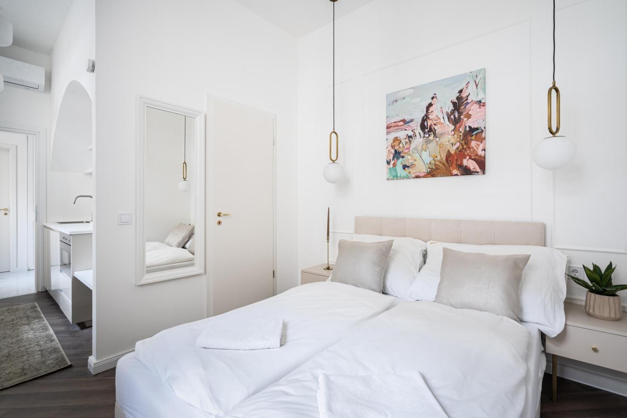 E13 - Grand Boulevard Heritage Suite - Best Location By Bqa Budapest Bilik gambar